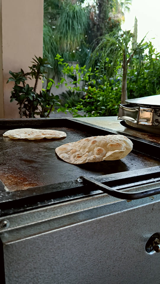 Barbacoa dorándose en el comal